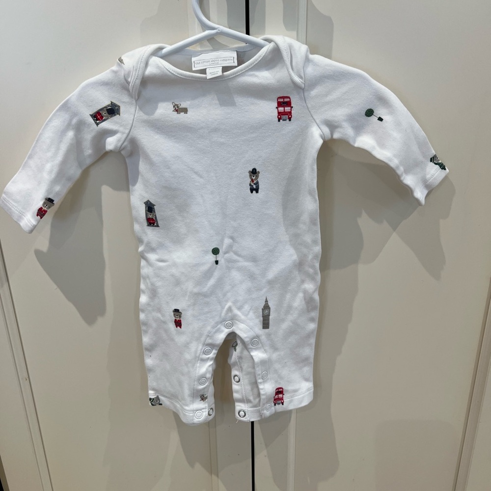 Little white company London theme sleeper 0-3m